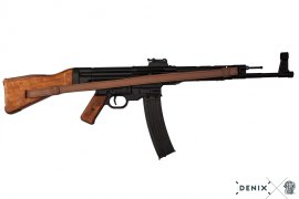 Replika Sturmgewehr 44 s popruhom, Nemecko 1943 2