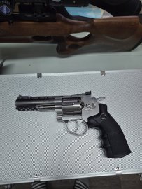 Recenzia: Vzduchový revolver Umarex Legends S40 - 1