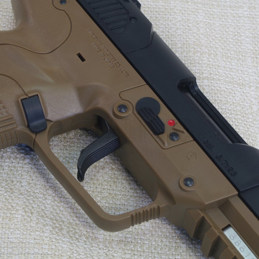 Airsoftová pištoľ CYBG FN Five-seveN DE CO2 blowback