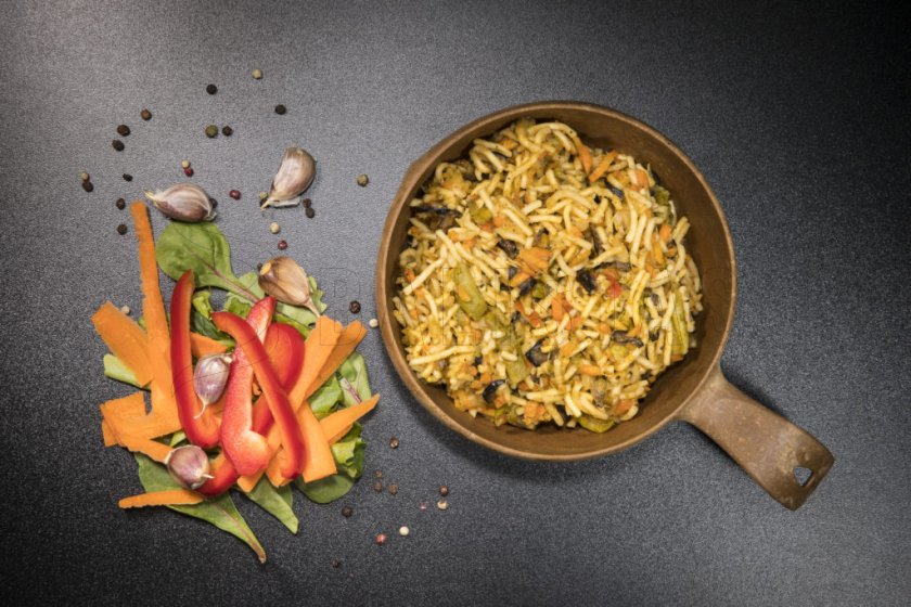 Dehydrované potraviny - zelenina s rezancami Taktický Foodpack