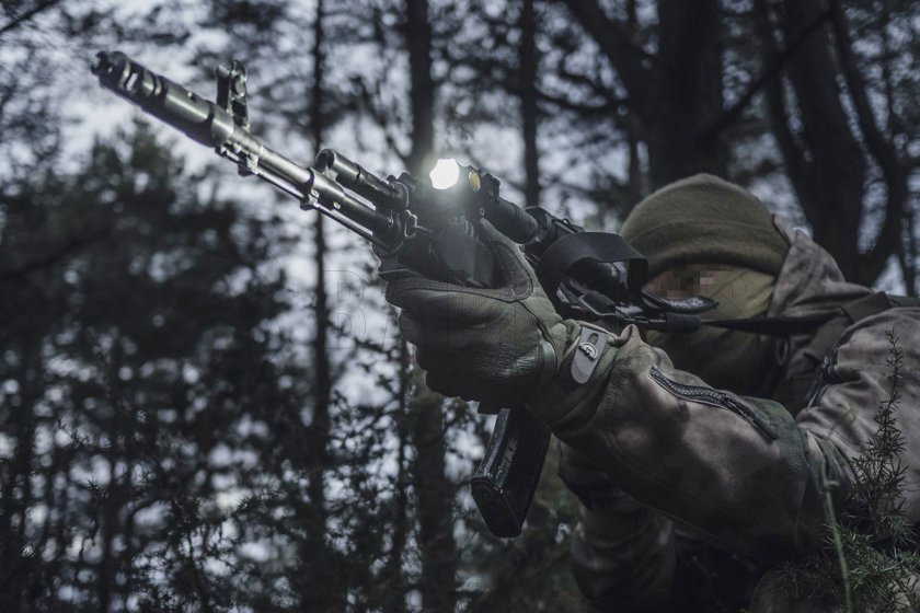 Taktická svítilna Armytek Partner C2 4.jpg