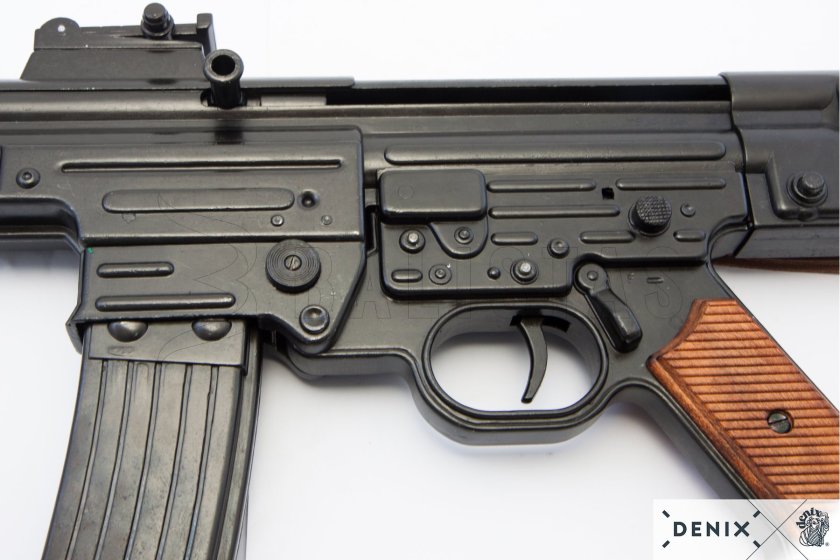 Replika Sturmgewehr 44 s popruhom, Nemecko 1943 11